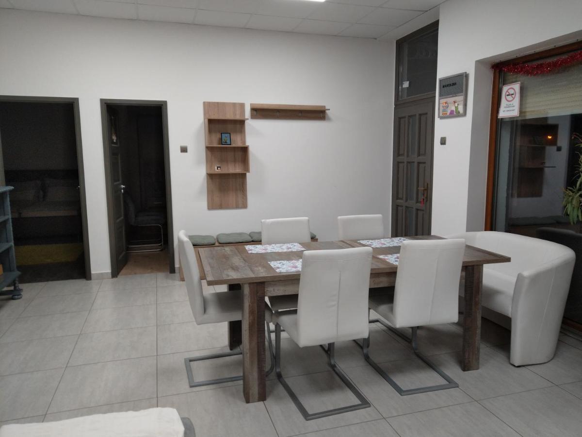 Silver Dream Apartmanhaz Debrecen Bagian luar foto